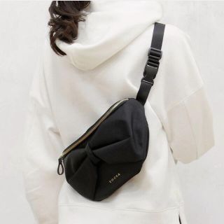 トッカ(TOCCA)のTOCCA RIBBON KNOT BODY BAG ボディバッグ ブラック(ボディバッグ/ウエストポーチ)