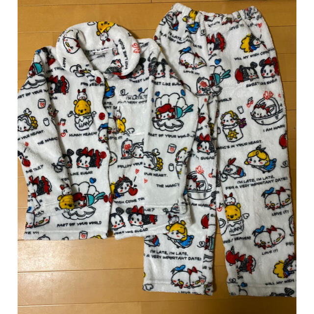 120センチ 女の子パジャマ 4点セット キッズ/ベビー/マタニティのキッズ服女の子用(90cm~)(パジャマ)の商品写真