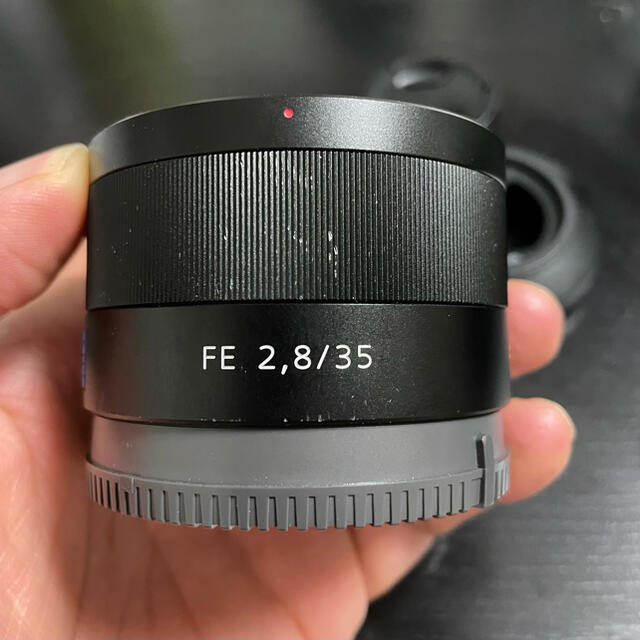Sonnar T* FE 35mm F2.8 ZA SEL35F28Z Sonnar T* FE 35mm F2.8 ZA SEL35F28Z