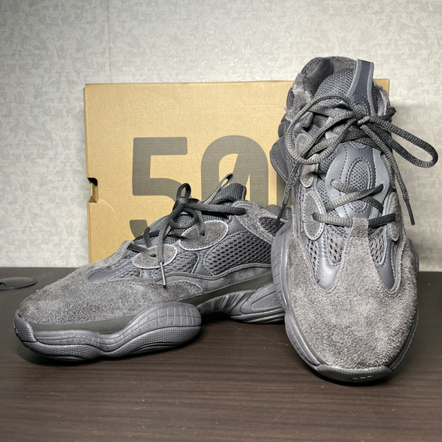 adidas(アディダス)のadidas yeezy 500 Utility Black メンズの靴/シューズ(スニーカー)の商品写真