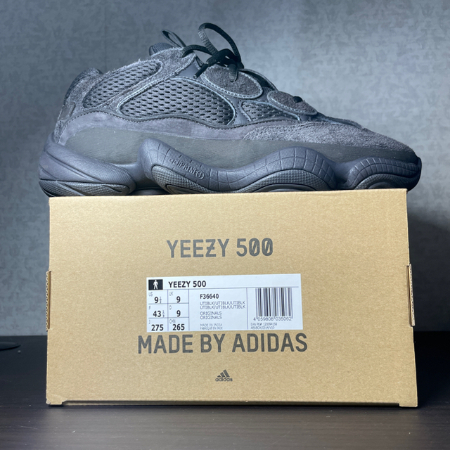 adidas(アディダス)のadidas yeezy 500 Utility Black メンズの靴/シューズ(スニーカー)の商品写真