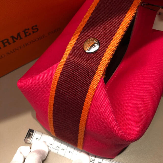 Hermes(エルメス)のブリッド　ア　ブラック　pm  ハイビスカス レディースのファッション小物(ポーチ)の商品写真