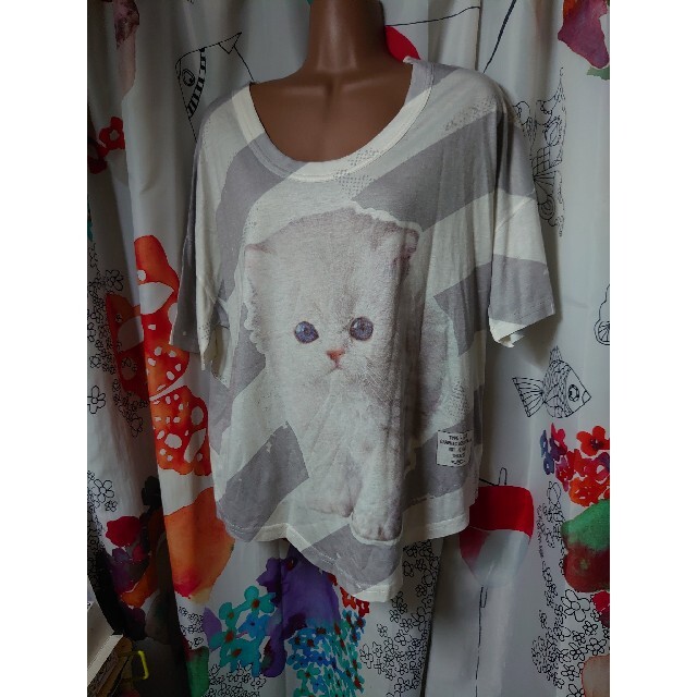 doll up oops(ドールアップウップス)の未使用 ドールアップウップス キティプリントボックスカットソー 猫 キャット レディースのトップス(Tシャツ(半袖/袖なし))の商品写真