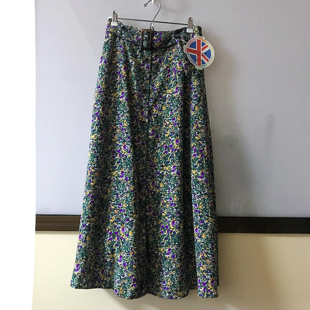 しまむら(シマムラ)のしまむら　花柄ロングスカート　ウエストゴム　HKBツキハナガラSK88 レディースのスカート(ロングスカート)の商品写真