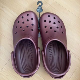 クロックス(crocs)のラス2   24 クラッシックメタリック　赤(サンダル)