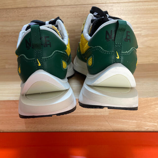 NIKE(ナイキ)のNIKE sacai Vapor waffle Yellow & Green メンズの靴/シューズ(スニーカー)の商品写真