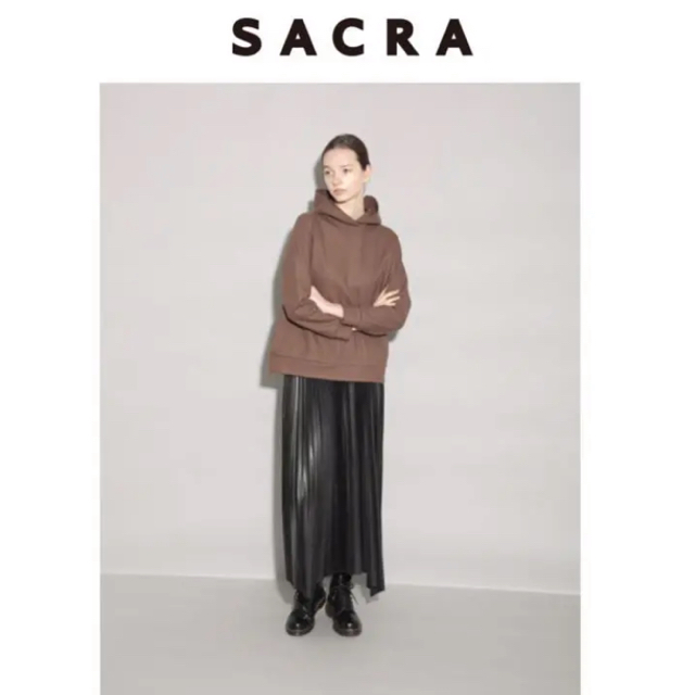 SACRA(サクラ)のSACRA  フェイクレザー　プリーツスカート レディースのスカート(ロングスカート)の商品写真