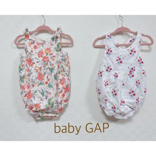 ベビーギャップ(babyGAP)のbabyGAP 苺柄ロンパース　花柄ロンパース  12-18m  80(ロンパース)