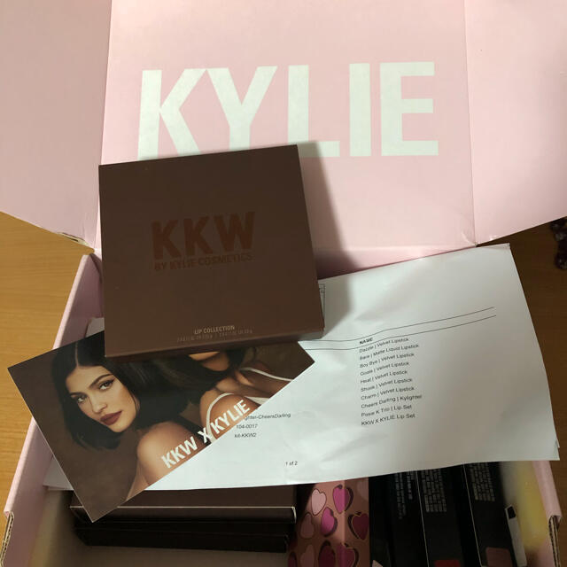 Kylie Cosmetics(カイリーコスメティックス)のKYLIE COSMETICS KKW X LIP SET コスメ/美容のベースメイク/化粧品(リップグロス)の商品写真