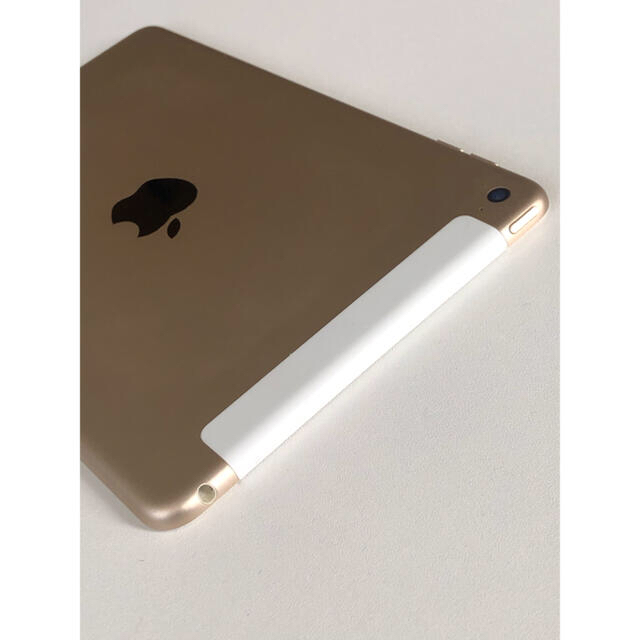 Apple(アップル)のiPad mini4 Cellular 16GB ゴールド ケース付き スマホ/家電/カメラのPC/タブレット(タブレット)の商品写真
