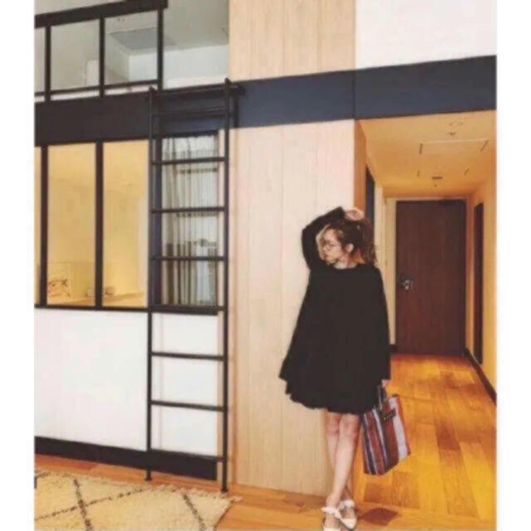 即完商品 マルニMARNI MARKET ラッカーレッド ストライプバッグ 即完商品 マルニMARNI MARKET ラッカーレッド ストライプバッグ