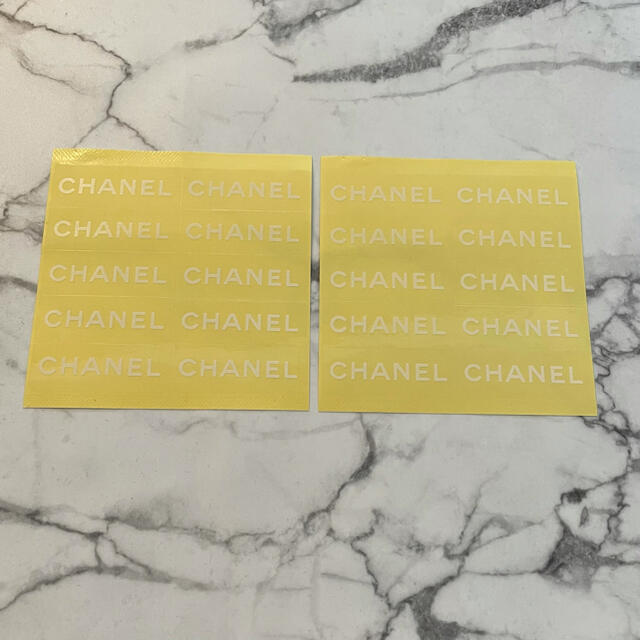 CHANEL(シャネル)の新品 シャネル シール ステッカー  透明シート×白文字 ハンドメイドの文具/ステーショナリー(しおり/ステッカー)の商品写真