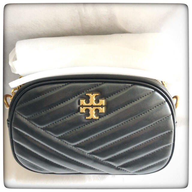 Tory Burch(トリーバーチ)の【新品未使用】トリーバーチ　キラシェブロンカメラバッグ　ショルダー レディースのバッグ(ショルダーバッグ)の商品写真