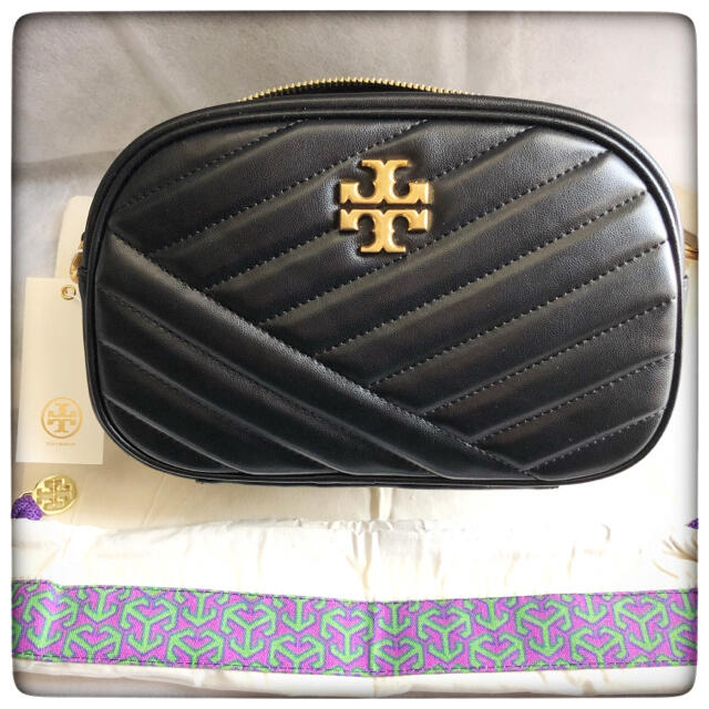 Tory Burch(トリーバーチ)の【新品未使用】トリーバーチ　キラシェブロンカメラバッグ　ショルダー レディースのバッグ(ショルダーバッグ)の商品写真