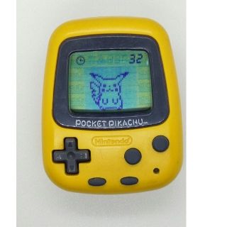 ニンテンドウ(任天堂)のポケットピカチュウ　任天堂　中古品(携帯用ゲーム機本体)