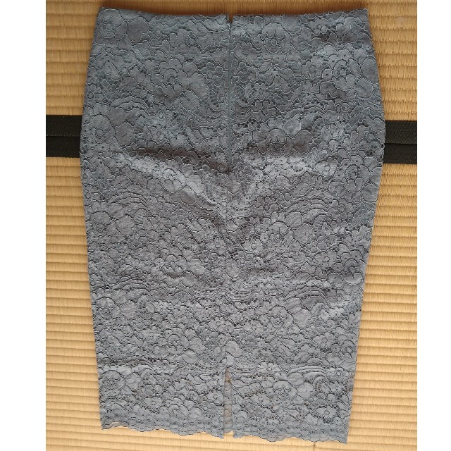 GU(ジーユー)のGU レースタイトスカート くすみグリーン Mサイズ レディースのスカート(ひざ丈スカート)の商品写真