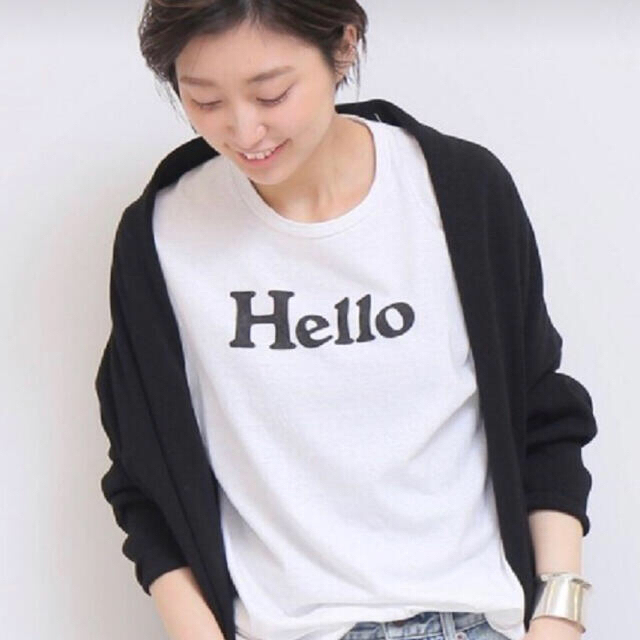 MADISONBLUE(マディソンブルー)のMADISONBLUEマディソンブルー　HELLOノースリーブTシャツ　01 レディースのトップス(Tシャツ(半袖/袖なし))の商品写真