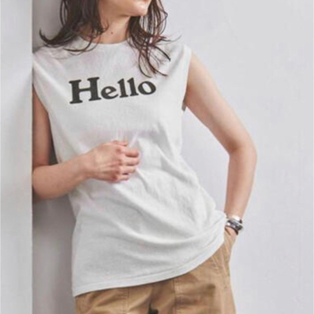 MADISONBLUE(マディソンブルー)のMADISONBLUEマディソンブルー　HELLOノースリーブTシャツ　01 レディースのトップス(Tシャツ(半袖/袖なし))の商品写真