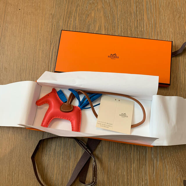 Hermes(エルメス)のエルメス　ロデオ　pm チャーム　ローズテキサス　ブルーザンジバル　ゴールド ハンドメイドのファッション小物(バッグチャーム)の商品写真