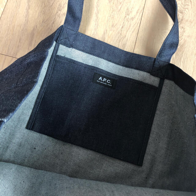 A.P.C(アーペーセー)のA.P.C デニムトート レディースのバッグ(トートバッグ)の商品写真