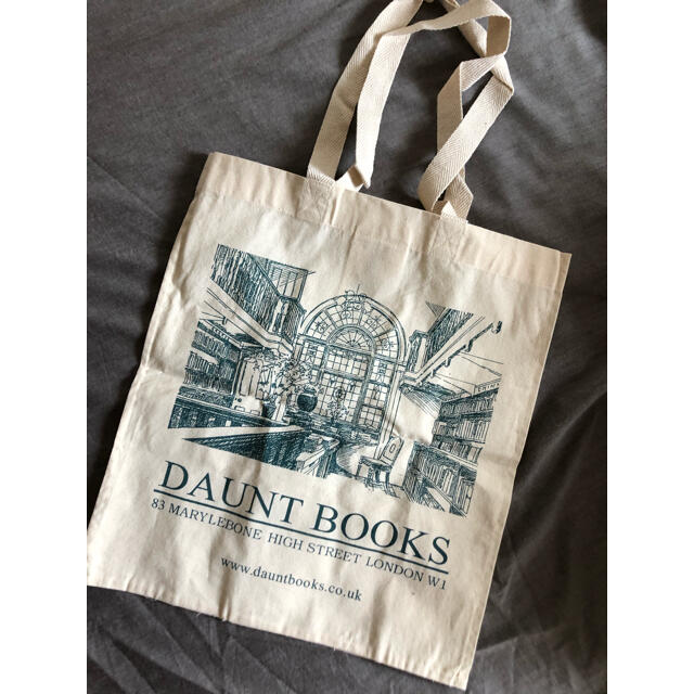 Harrods(ハロッズ)のDaunt Books 日本未発売トートバッグ　新品 レディースのバッグ(トートバッグ)の商品写真