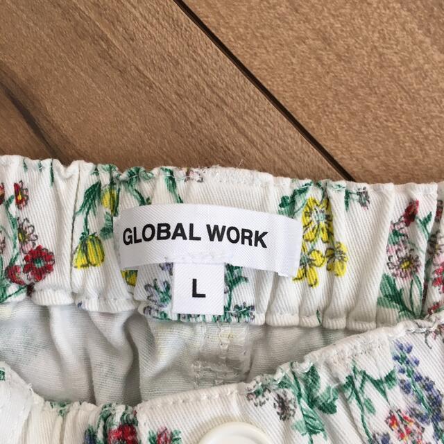 GLOBAL WORK(グローバルワーク)のGLOBAL WORK 花柄ショートパンツ キッズ/ベビー/マタニティのキッズ服女の子用(90cm~)(パンツ/スパッツ)の商品写真