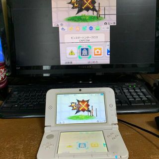 ニンテンドー 3DS LL ピンク 偽トロ付き(携帯用ゲーム機本体)