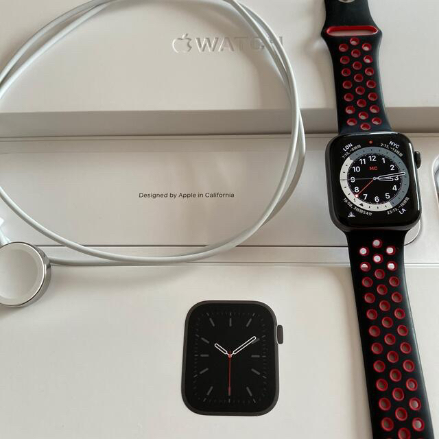 Apple Watch(アップルウォッチ)のApple Watch series4 44mm GPSモデル美品 メンズの時計(腕時計(デジタル))の商品写真