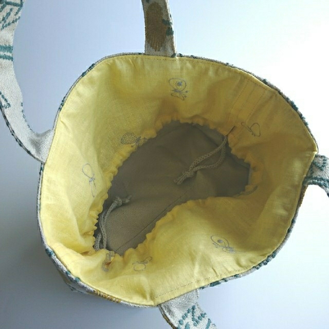 mina perhonen(ミナペルホネン)のきんちゃく付きトートバッグ tanpopo ハンドメイドのファッション小物(バッグ)の商品写真