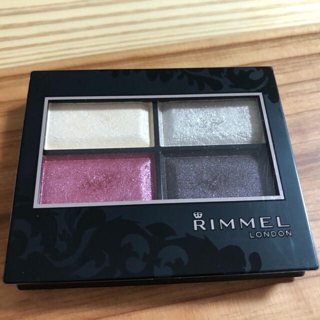 RIMMEL(リンメル)のリンメル ロイヤルヴィンテージ アイズ 101[限定色] コスメ/美容のベースメイク/化粧品(アイシャドウ)の商品写真