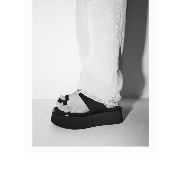 ZARA(ザラ)の【chihiro 様専用】ZARA トゥセパレーター プラットホームサンダル レディースの靴/シューズ(サンダル)の商品写真