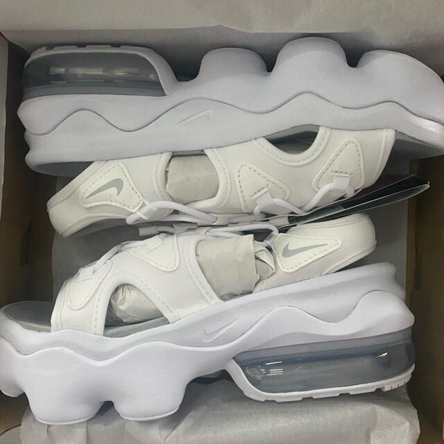 NIKE(ナイキ)のNIKE AIR MAX KOKO SANDAL white レディースの靴/シューズ(サンダル)の商品写真