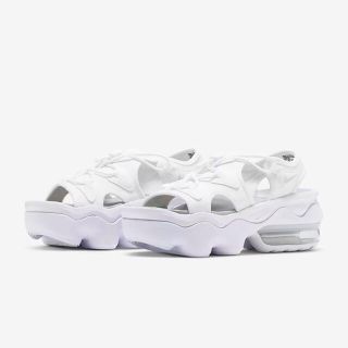 ナイキ(NIKE)のNIKE AIR MAX KOKO SANDAL white(サンダル)