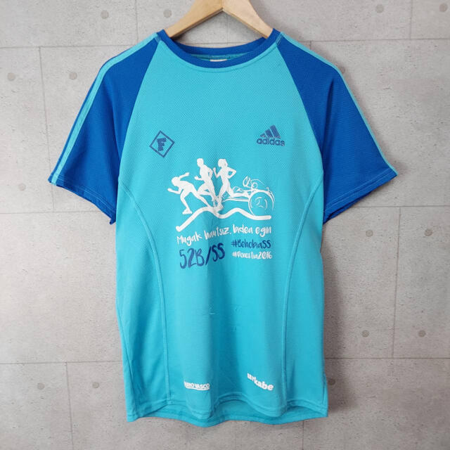 adidas(アディダス)のadidas Tシャツ ブルー トレーニングウェア グッドプリント 水色 メンズのトップス(Tシャツ/カットソー(半袖/袖なし))の商品写真