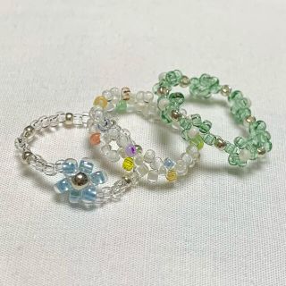 ディーホリック(dholic)のハンドメイド　フラワービーズリング３点セット🤍おまけリング付き(リング)