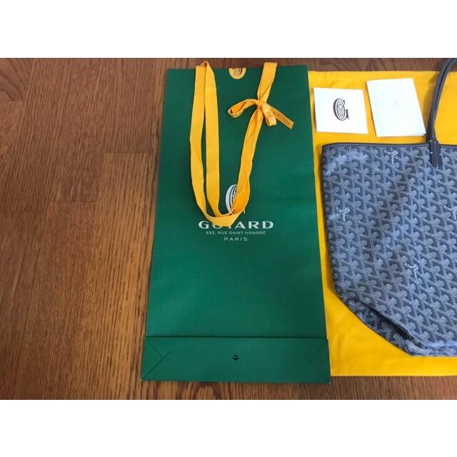 GOYARD(ゴヤール)の新品未使用 国内正規品 ゴヤール サンルイ GM グレー ポーチ付き レディースのバッグ(トートバッグ)の商品写真