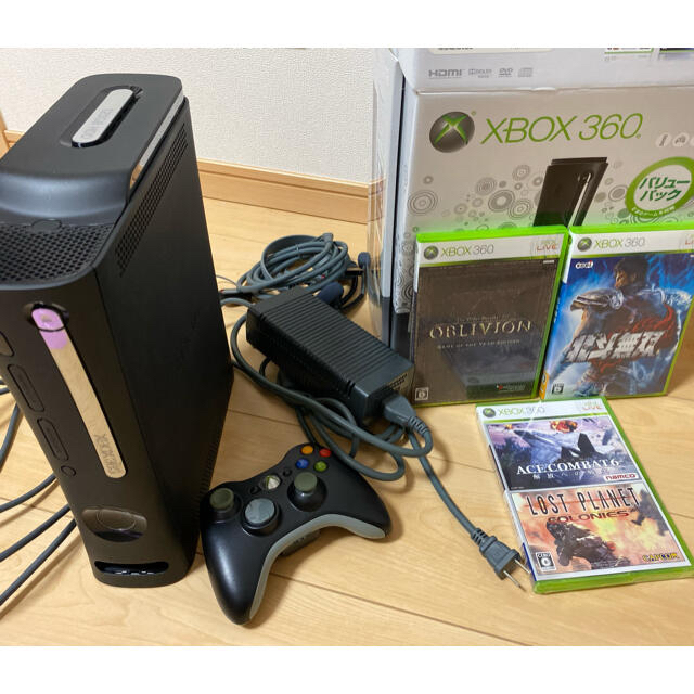 Xbox360(エックスボックス360)のMicrosoft Xbox360  エリート バリューパック＋ソフト エンタメ/ホビーのゲームソフト/ゲーム機本体(家庭用ゲーム機本体)の商品写真