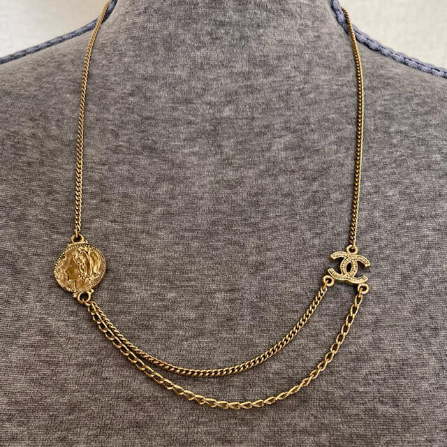 CHANEL vintage necklace