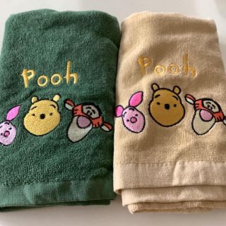 ディズニー(Disney)のPooh モスグリーン　ベージュ　タオル　2枚(タオル/バス用品)