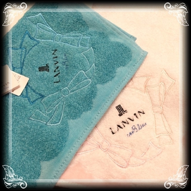 LANVIN en Bleu(ランバンオンブルー)の①LANVIN en Blue　リボン タオル ハンカチ　2枚　ランバン　 レディースのファッション小物(ハンカチ)の商品写真