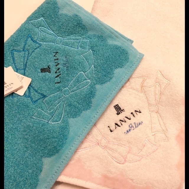 LANVIN en Bleu(ランバンオンブルー)の①LANVIN en Blue　リボン タオル ハンカチ　2枚　ランバン　 レディースのファッション小物(ハンカチ)の商品写真