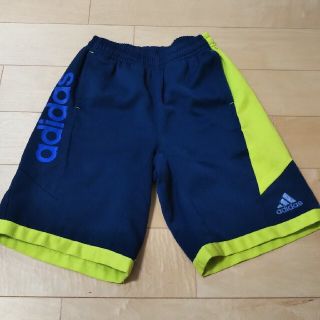 アディダス(adidas)のadidas ハーフパンツ(パンツ/スパッツ)