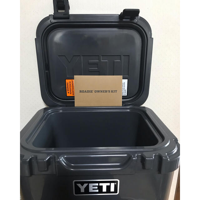 JM様専用　yeti  coolers ROADIE24　バスケット・保冷剤付き スポーツ/アウトドアのアウトドア(その他)の商品写真