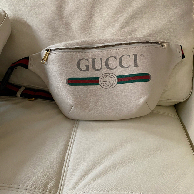 Gucci(グッチ)のグッチ　ボディバック メンズのバッグ(メッセンジャーバッグ)の商品写真