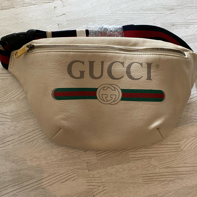 Gucci(グッチ)のグッチ　ボディバック メンズのバッグ(メッセンジャーバッグ)の商品写真