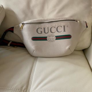 グッチ(Gucci)のグッチ　ボディバック(メッセンジャーバッグ)