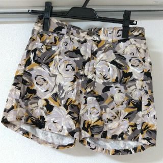 ダブルクローゼット(w closet)の花柄ショートパンツシックボタニカルダブルクローゼット(ショートパンツ)