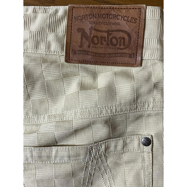 Norton(ノートン)のNorton ノートン　ハーフパンツ　ライトゴールド　L メンズのパンツ(ショートパンツ)の商品写真