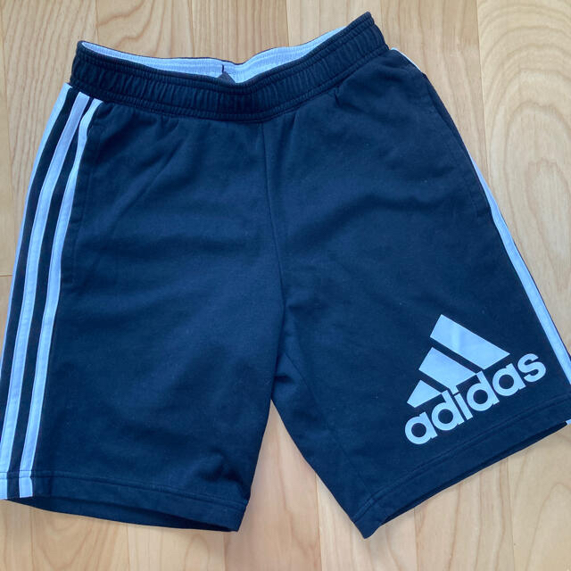 adidas(アディダス)の◆ゆん様専用◆ハーフパンツ　アディダス　160 キッズ/ベビー/マタニティのキッズ服男の子用(90cm~)(パンツ/スパッツ)の商品写真