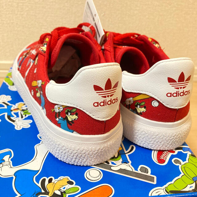 adidas(アディダス)の⭐︎7⭐︎様専用【adidas×ディズニー】グーフィー 限定コラボ総柄スニーカー レディースの靴/シューズ(スニーカー)の商品写真